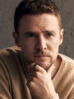   
Iain De Caestecker